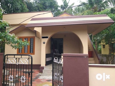 Well maintained 8 cent house 1300 sqft for sale near Kodunthirapully