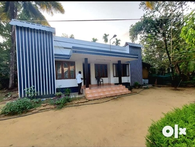 12 CENT 900 SQFT 3 B3D ROOMS HOUSE IN ALUVA PARAVUR route thattampady