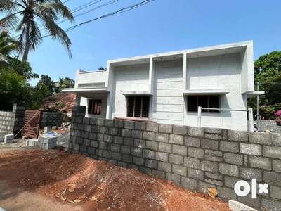1300Sqft villa/5.5cent/3bhk/ 52 lakh/Pottore Thrissur