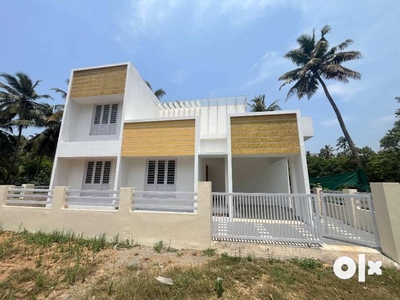 1500Sqft villa/4.5cent/3bhk/58 lakh/Chiyyaram Thrissur