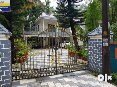 23 cent 3700sq.ft house near Eruva Sreekrishna Swamy Temple for sale