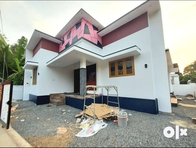 3.75 CENT 900 SQFT 3 BED NEWLY IN ALUVA PARAVUR route thattampady