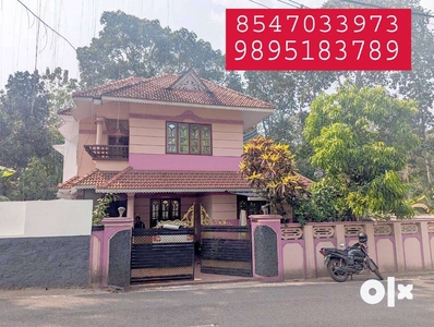 4 bed 2346 sq feet 5 cent house near MC road Perumbaikkadu 63 lakhs