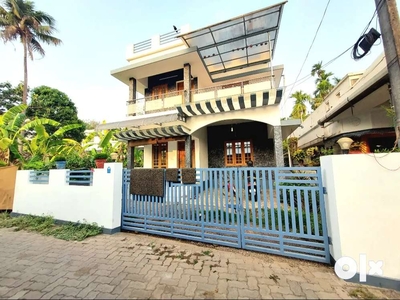 4 CENT 1600 SQFT 3 BED ROOMS HOUSE IN ALUVA PARAVUR route thattampady