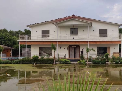 5 bhk fully furnished farm house for sale in Noida