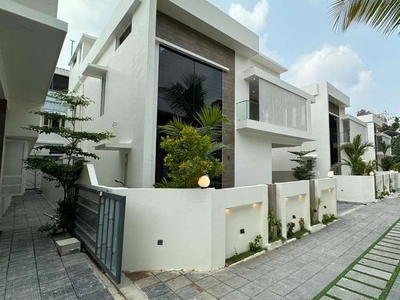5 BHK Villa for sale at Chembumuk civil line road, kakkanad