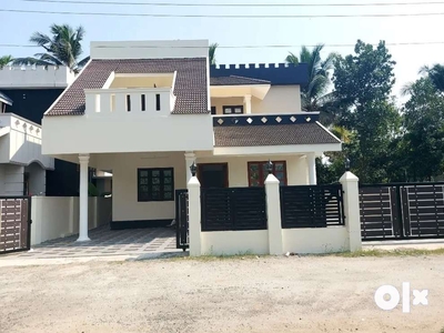 5 CENT 1900 SQFT 4 BED ROOMS NEWLY CONSTRUCTED IN NORTH PARAVUR