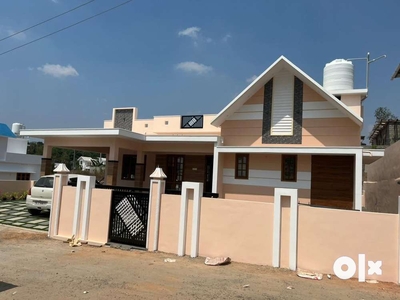 A new good house with 8cent land in vellappally chanjodi road ,
