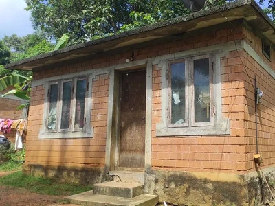 A small house in four cent for sale