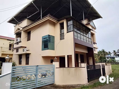 Aluva Kadungalloor 3.650 Cent 3 Bhk Attached With AC 1450 Sgf. House.