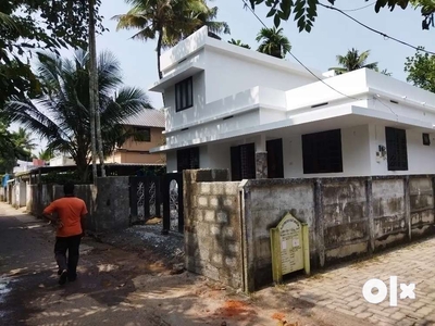 Aluva Kadungalloor 6 Cent 3 Bhk Attached 1450 Sgf. New House