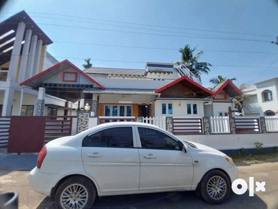 Aluva Kadungalloor 6 Cent 4 Bhk Attached 2500 Sgf. New House