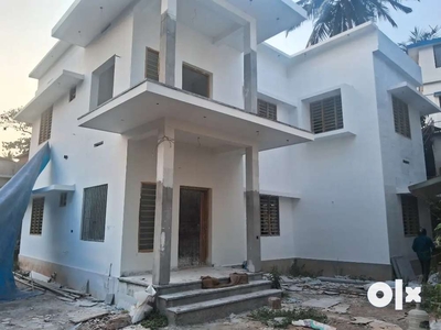 Excellent house 6 cent land 4 bhk just 2 km from pottammel junction