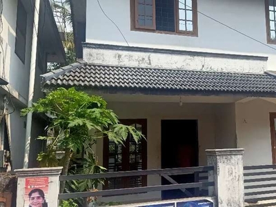 For sale 3cent 1300sqft 2storied House at Edavanakad vypin tar Road