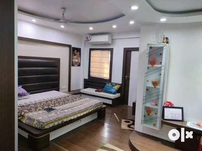Furnished 3.5 bhk apartment 5th floor