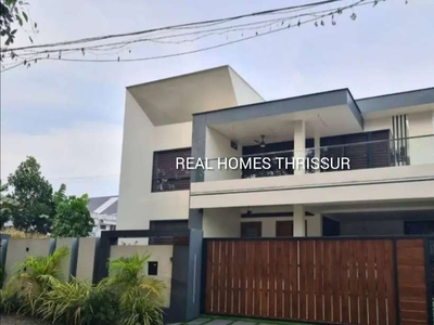 House For Sale in Paravattani