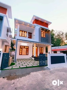 Kakkanad infopark 4.5 km 3 bhk new villa thengod kuzhivelippady road