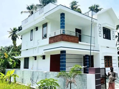NEWLY 4 BED ROOMS 1500 SQFT HOUSE IN NORTH PARAVUR near kotholam