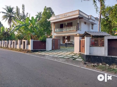 Perumbavoor Kuruppampady 16.500 cent 4 BHK Attached 2300 sqft house.