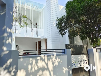 Ready to move 4bhk villa partially furnished and well built
