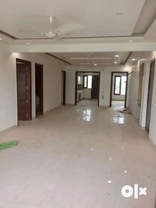Semi furnished luxury floor with lift & parking in gated society 3bhk