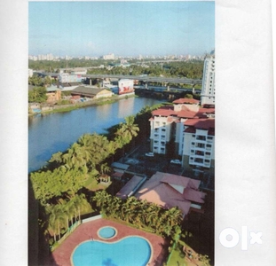 WATERFRONT SKYLINE RIVER DALE 3 BRH FOR SALE