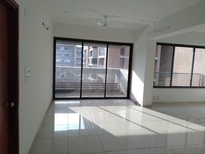 4 BHK Flat for rent in Ambli, Ahmedabad - 3200 Sqft