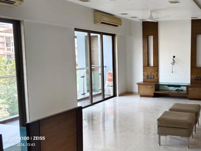 4 BHK Flat for rent in Bandra West, Mumbai - 2200 Sqft