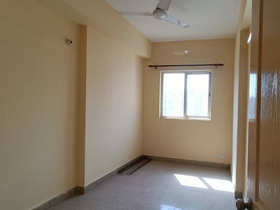 825 sq ft 2 BHK 2T Apartment for rent in Paras Tierea at Sector 137, Noida by Agent Pratap Associates