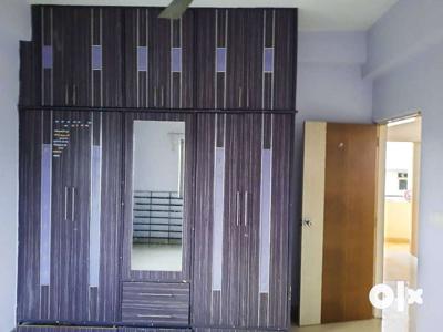2 BHK semifurnished flat avaialble on rent in vasna road.