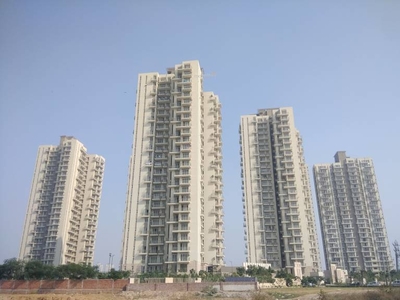 2650 sq ft 4 BHK 4T Apartment for rent in Conscient Heritage Max at Sector 102, Gurgaon by Agent Bharat properties