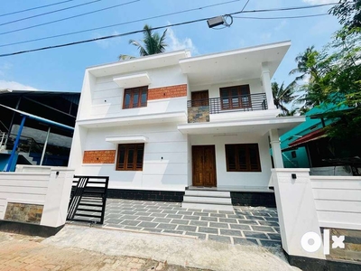 1700Sqft villa/4cent/4 BHK/ 58lakh/ Mannuthy Thrissur