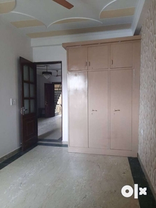 3Bed with Parking,Independent floor in Niti Khand-1