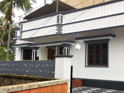 3BHK Semifurnished House in Tripunithura, 1040sqft