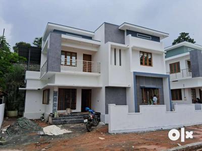 Aluva , uc college ,4 bed new house ,85 lakhs nego