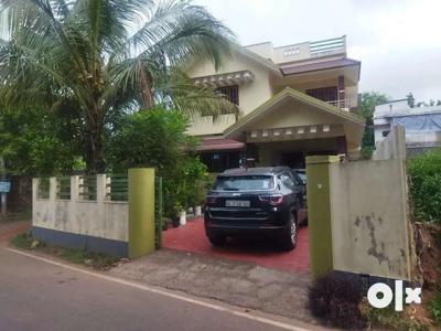 Aluva UC College Millupady 6.500 Cent. 4 Bhk Attached 2500 Sgf. House