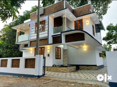 Newly built 3 bed rooms 1400 sqft in aluva paravur road karumalloor