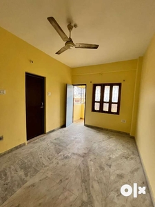 2bhk delta appiment 15000 with car parking
