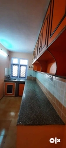 3 bedroom flat for rent including parking for small car