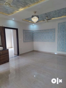 3 bhk semi furnished luxury flat available for rent
