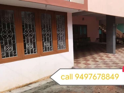 3bhk ground floor aluva town family/bachlers /