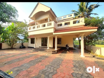 Ready to move 5 bed rooms 2400 sqft house in aluva town near deassom