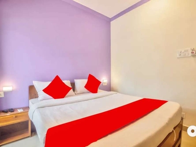 Total ac 5 rooms with parking space next to Calangute beach