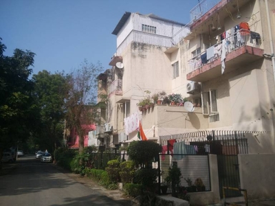 2200 sq ft 4 BHK 3T Apartment for sale at Rs 3.30 crore in DDA Flats Vasant Kunj in Vasant Kunj, Delhi