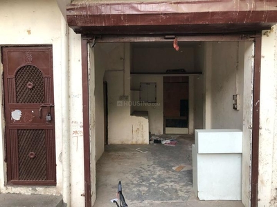 2 BHK Independent House for rent in Sector 24 Rohini, New Delhi - 250 Sqft
