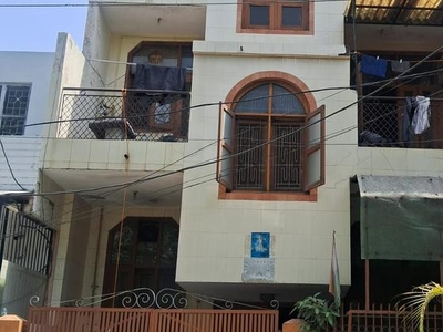 6 Bedroom 162 Sq.Mt. Villa in Sector 40 Noida