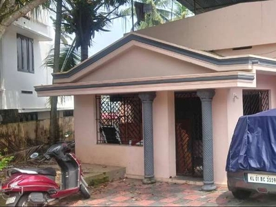 13.8 CENTS WITH 4 BHK OLD HOUSE(NO COST) SALE AT BODHY LANE NCC ROAD