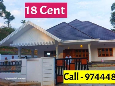 18 Cent , Pala - Ernakulam Road , New Luxury House For Sale