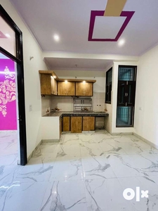 2 Bhk flat 850 sqft me bana hua sabse kam daam me 11000/- book kare .!