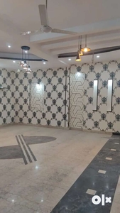 3 bhk flat available for sale in Shalimar garden on first floor